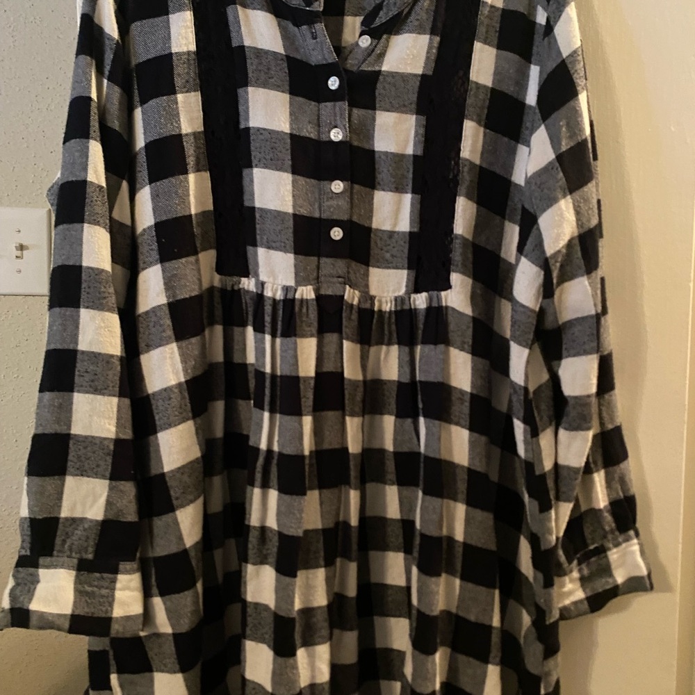 Wrangler Black and White Buffalo Check Button-Up Top